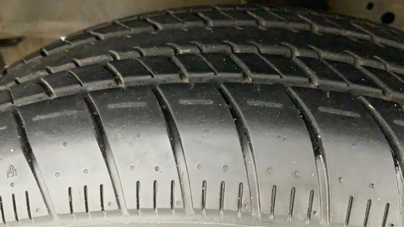 2014 Honda Brio S MT, Petrol, Manual, 69,651 km, Left Front Tyre Tread