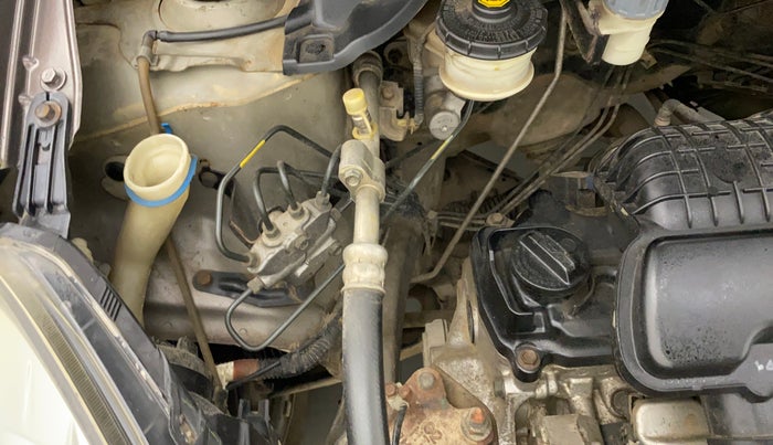 2014 Honda Brio S MT, Petrol, Manual, 69,651 km, Front windshield - Wiper bottle cap missing