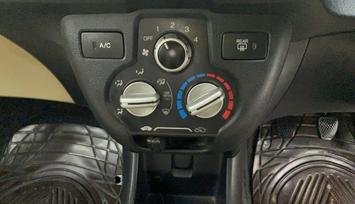 2014 Honda Brio S MT, Petrol, Manual, 69,651 km, AC Unit - Directional switch has minor damage