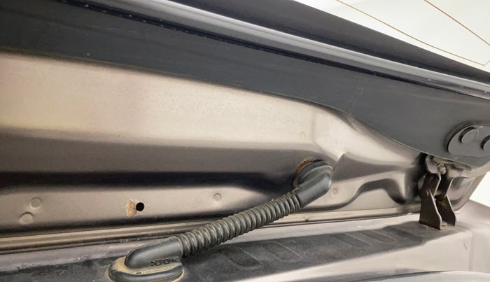 2014 Honda Brio S MT, Petrol, Manual, 69,651 km, Dicky (Boot door) - Slightly rusted