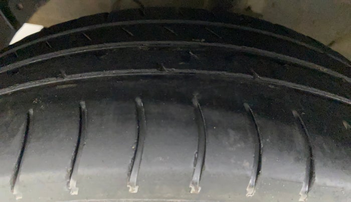 2016 Hyundai Xcent BASE 1.2, CNG, Manual, 91,184 km, Left Front Tyre Tread