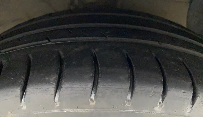 2016 Hyundai Xcent BASE 1.2, CNG, Manual, 91,184 km, Right Front Tyre Tread