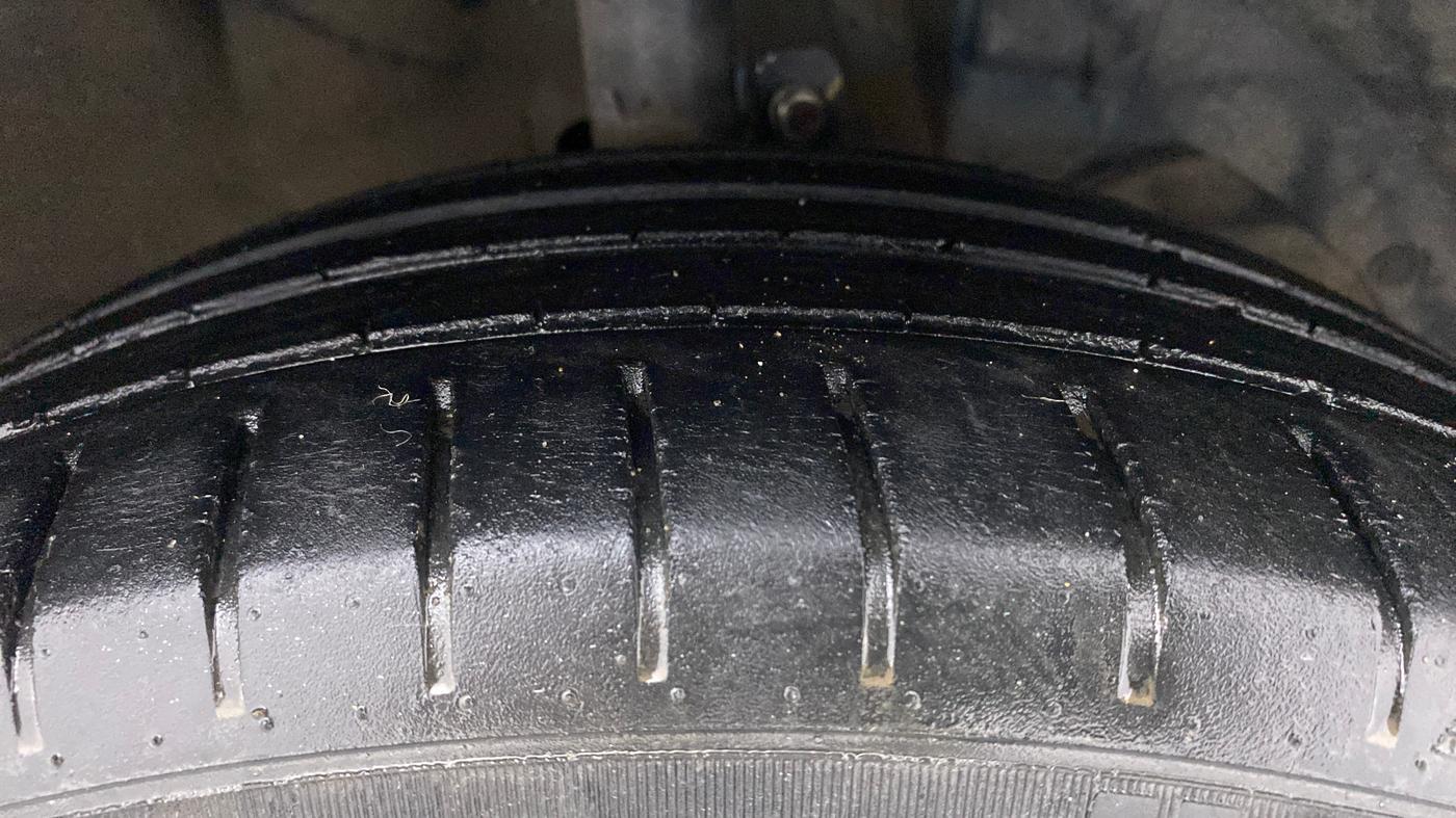 2017 Maruti Baleno ALPHA CVT PETROL 1.2, Petrol, Automatic, 52,712 km, Right Front Tyre Tread