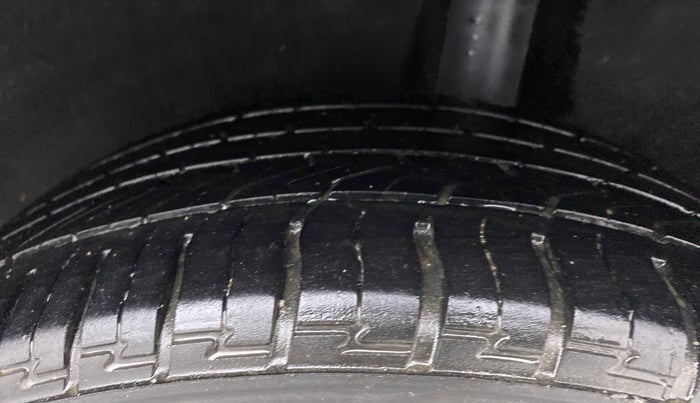 2017 Maruti Baleno ALPHA CVT PETROL 1.2, Petrol, Automatic, 52,712 km, Left Rear Tyre Tread