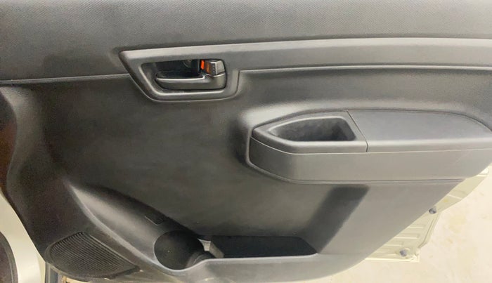 2021 Maruti S PRESSO VXI+, Petrol, Manual, 53,975 km, Driver Side Door Panels Control