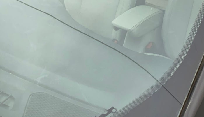 2020 Jeep Compass LIMITED PLUS PETROL AT, Petrol, Automatic, 33,765 km, Front windshield - Minor spot on windshield