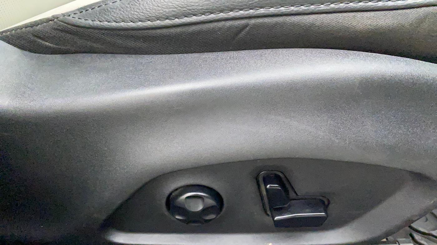 2020 Jeep Compass LIMITED PLUS PETROL AT, Petrol, Automatic, 33,765 km, Driver Side Adjustment Panel