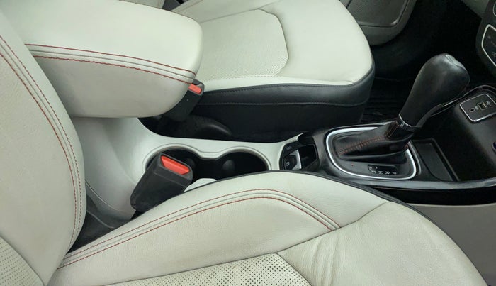 2020 Jeep Compass LIMITED PLUS PETROL AT, Petrol, Automatic, 33,765 km, Gear Lever