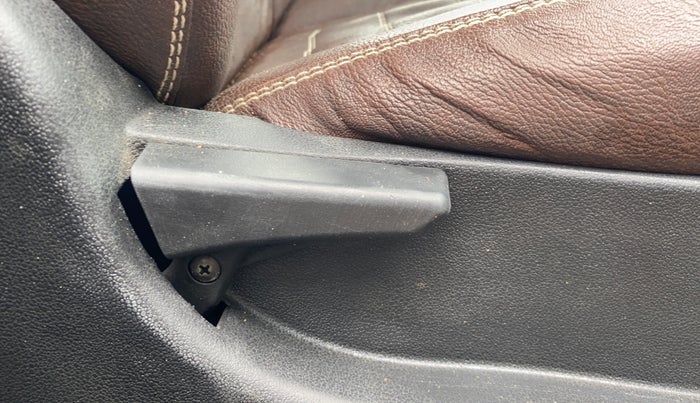 2018 Tata NEXON XM PETROL, Petrol, Manual, 60,331 km, Driver Side Adjustment Panel