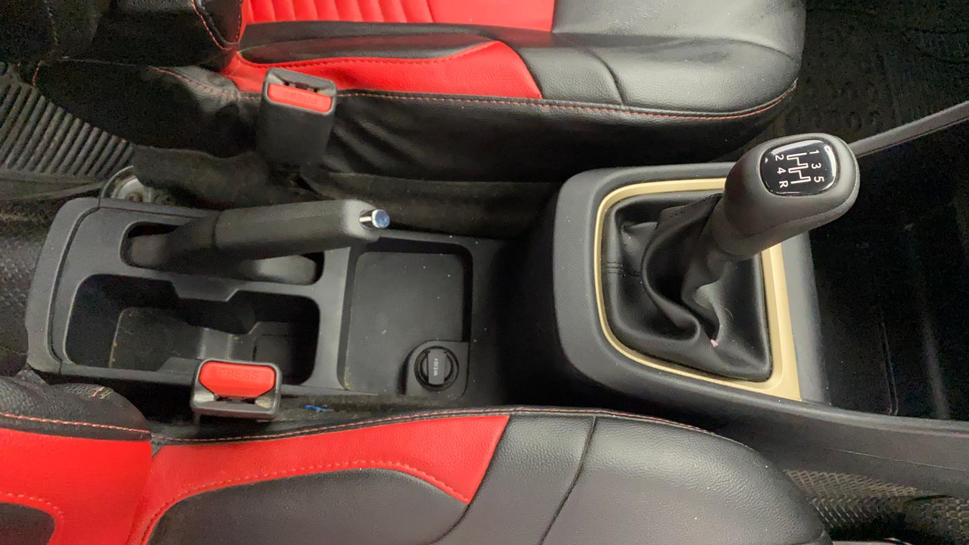2024 Tata PUNCH ACCOMPLISHED DAZZLE SUNROOF CNG MT, CNG, Manual, 39,533 km, Gear Lever