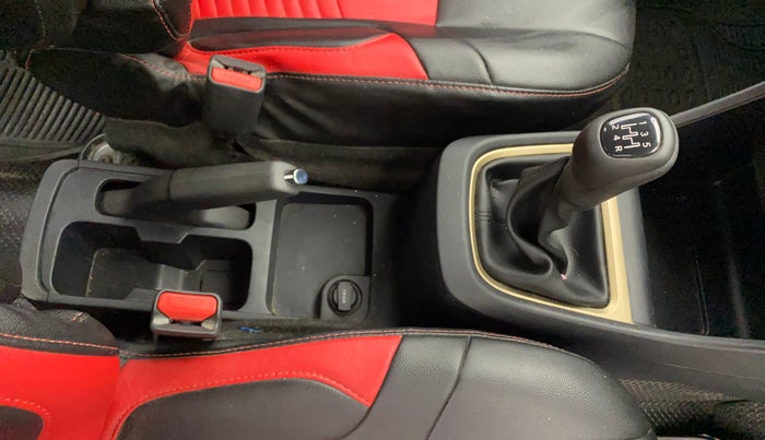 2024 Tata PUNCH ACCOMPLISHED DAZZLE SUNROOF CNG MT, CNG, Manual, 39,304 km, Gear Lever