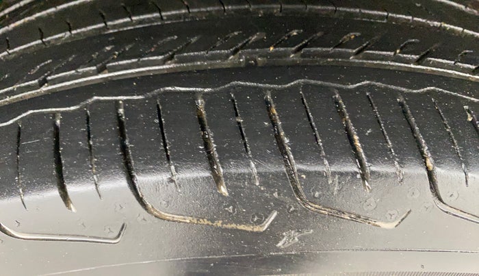 2024 Tata PUNCH ACCOMPLISHED DAZZLE SUNROOF CNG MT, CNG, Manual, 39,304 km, Right Front Tyre Tread