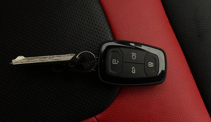 2024 Tata PUNCH ACCOMPLISHED DAZZLE SUNROOF CNG MT, CNG, Manual, 39,304 km, Key Close Up