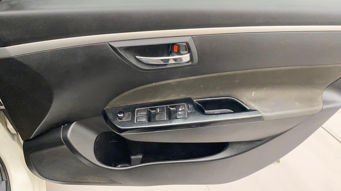 2013 Maruti Swift VXI, Petrol, Manual, 63,029 km, Driver Side Door Panels Control