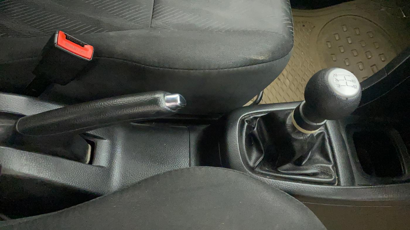2013 Maruti Swift VXI, Petrol, Manual, 63,029 km, Gear Lever