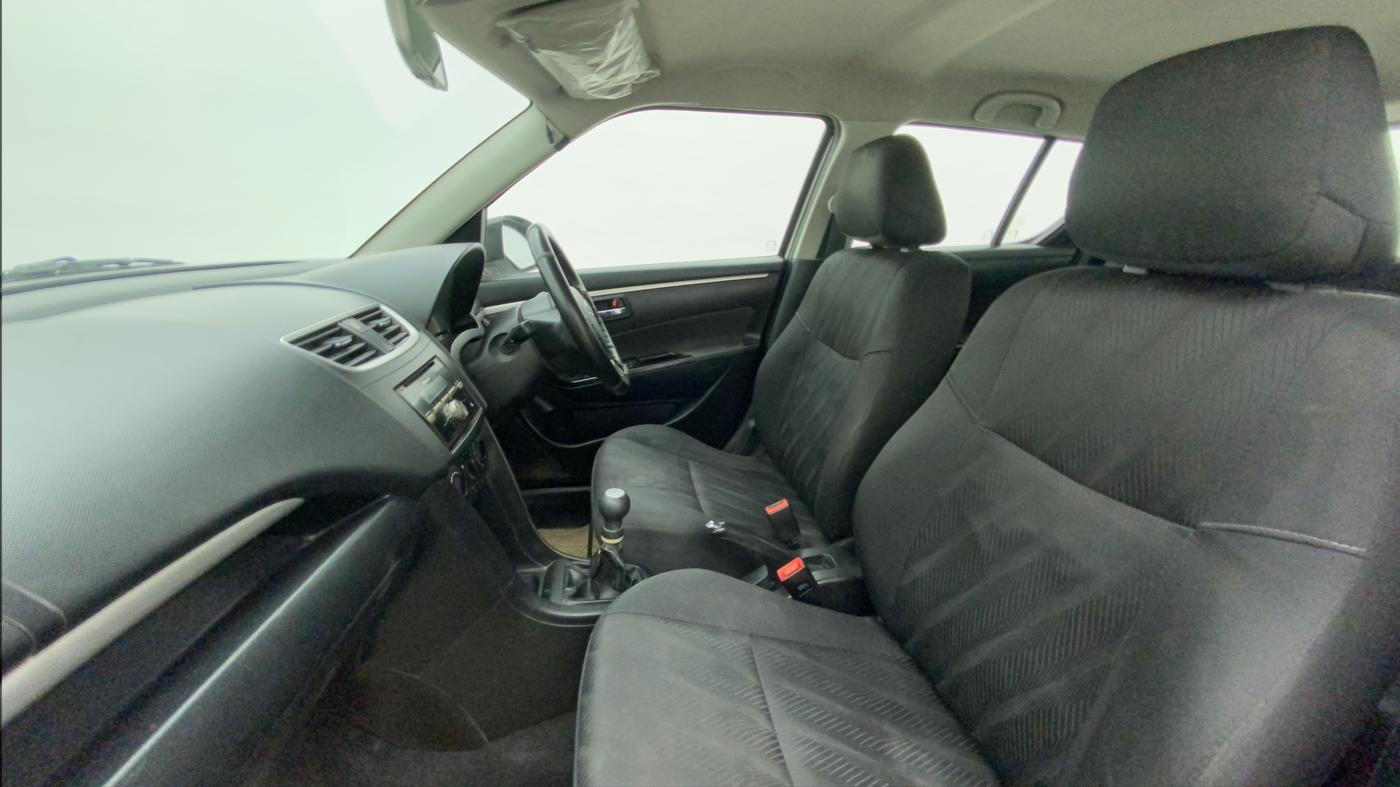 2013 Maruti Swift VXI, Petrol, Manual, 63,029 km, Right Side Front Door Cabin