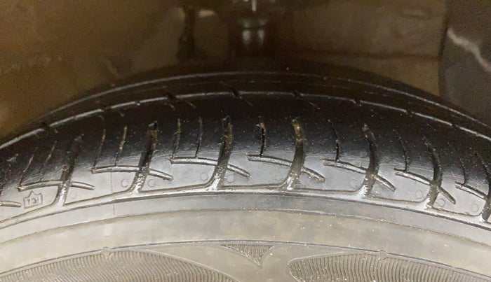 2015 Hyundai Grand i10 ASTA 1.2 KAPPA VTVT, Petrol, Manual, 80,994 km, Right Front Tyre Tread