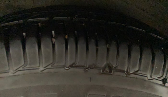 2011 Hyundai i10 MAGNA 1.2, Petrol, Manual, 47,160 km, Right Rear Tyre Tread