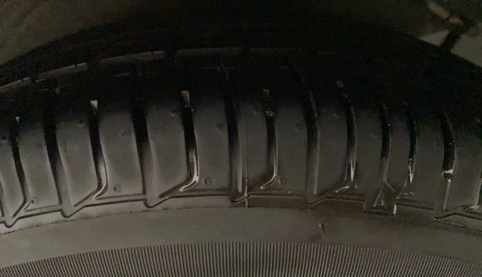 2011 Hyundai i10 MAGNA 1.2, Petrol, Manual, 47,160 km, Left Rear Tyre Tread