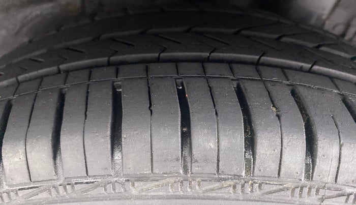 2018 Hyundai Grand i10 SPORTZ AT 1.2 KAPPA VTVT, Petrol, Automatic, 42,433 km, Left Front Tyre Tread