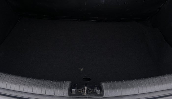 2018 Hyundai Grand i10 SPORTZ AT 1.2 KAPPA VTVT, Petrol, Automatic, 42,433 km, Boot Inside