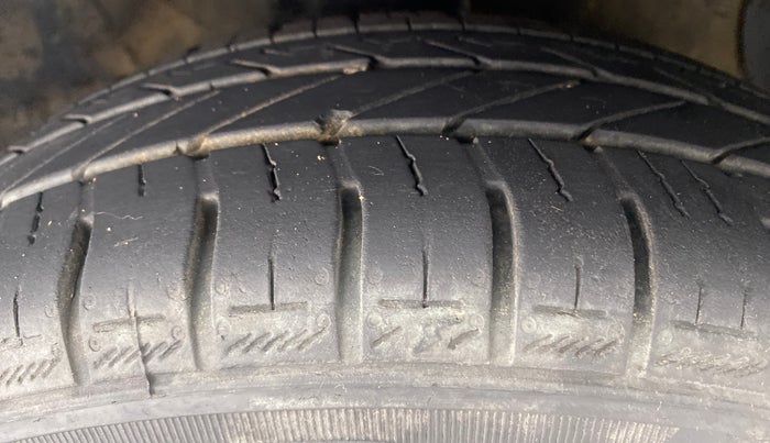 2018 Hyundai Grand i10 SPORTZ AT 1.2 KAPPA VTVT, Petrol, Automatic, 42,433 km, Right Front Tyre Tread