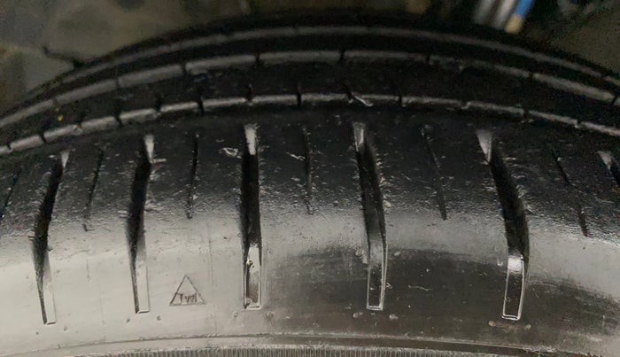 2023 Maruti Baleno ALPHA 1.2 AGS, Petrol, Automatic, 12,190 km, Left Front Tyre Tread