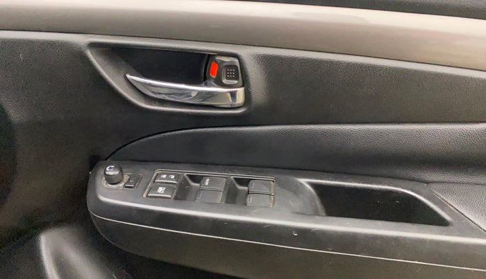 2016 Maruti Ciaz ZXI+ RS, Petrol, Manual, 1,08,950 km, Driver Side Door Panels Control