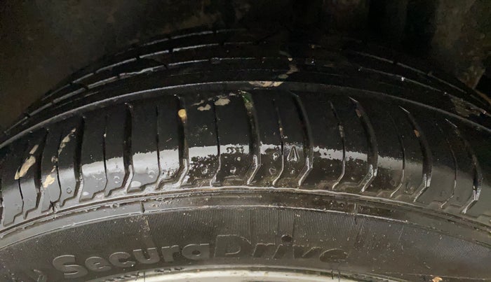 2016 Maruti Ciaz ZXI+ RS, Petrol, Manual, 1,08,950 km, Left Rear Tyre Tread