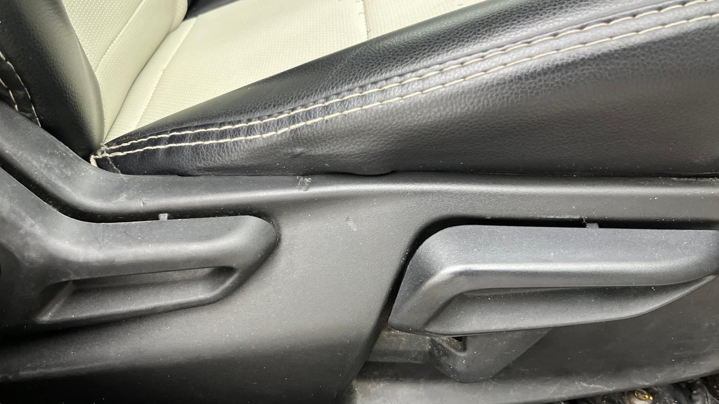 2022 Tata TIGOR XZA PLUS PETROL, Petrol, Automatic, 45,837 km, Driver Side Adjustment Panel