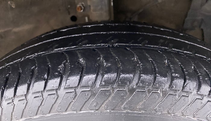 2016 Maruti Swift Dzire VXI OPT, Petrol, Manual, 43,422 km, Right Front Tyre Tread