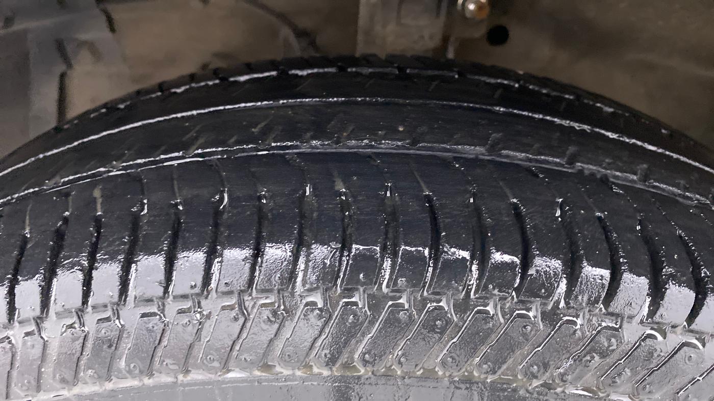2016 Maruti Swift Dzire VXI OPT, Petrol, Manual, 43,422 km, Left Front Tyre Tread