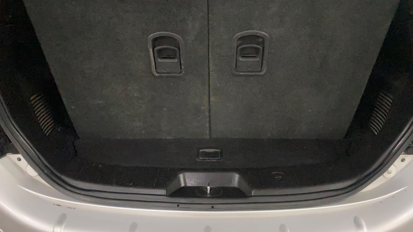2018 Mahindra XUV500 W9 AT, Diesel, Automatic, 88,814 km, Boot Inside