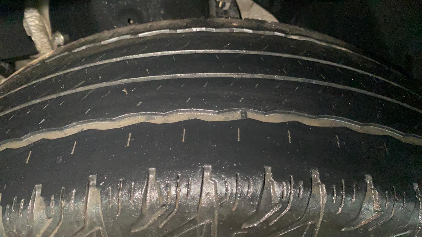 2018 Mahindra XUV500 W9 AT, Diesel, Automatic, 88,814 km, Right Rear Tyre Tread