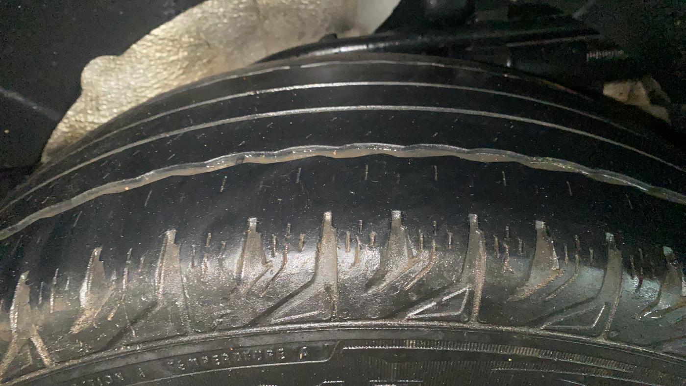 2018 Mahindra XUV500 W9 AT, Diesel, Automatic, 88,814 km, Left Rear Tyre Tread