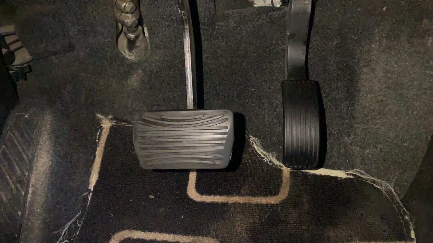 2018 Mahindra XUV500 W9 AT, Diesel, Automatic, 88,814 km, Pedals