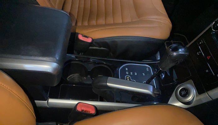 2018 Mahindra XUV500 W9 AT, Diesel, Automatic, 88,814 km, Gear Lever