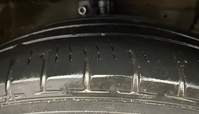 2014 Maruti Ertiga VXI, Petrol, Manual, 90,383 km, Right Front Tyre Tread