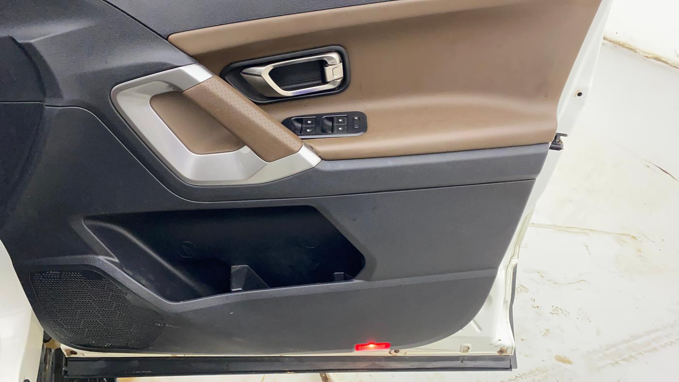 2020 Tata Harrier XZA 2.0L, Diesel, Automatic, 60,444 km, Driver Side Door Panels Control