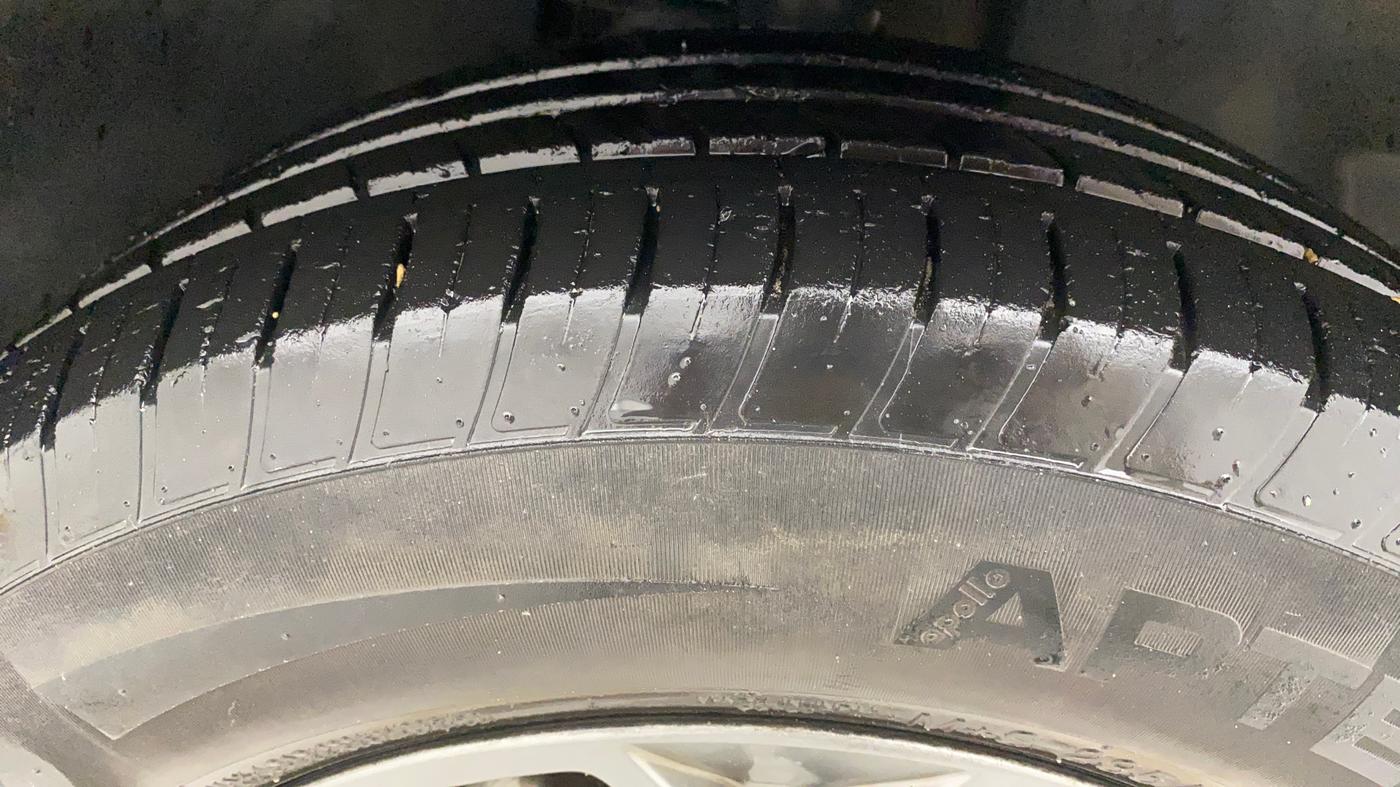 2020 Tata Harrier XZA 2.0L, Diesel, Automatic, 60,444 km, Right Front Tyre Tread