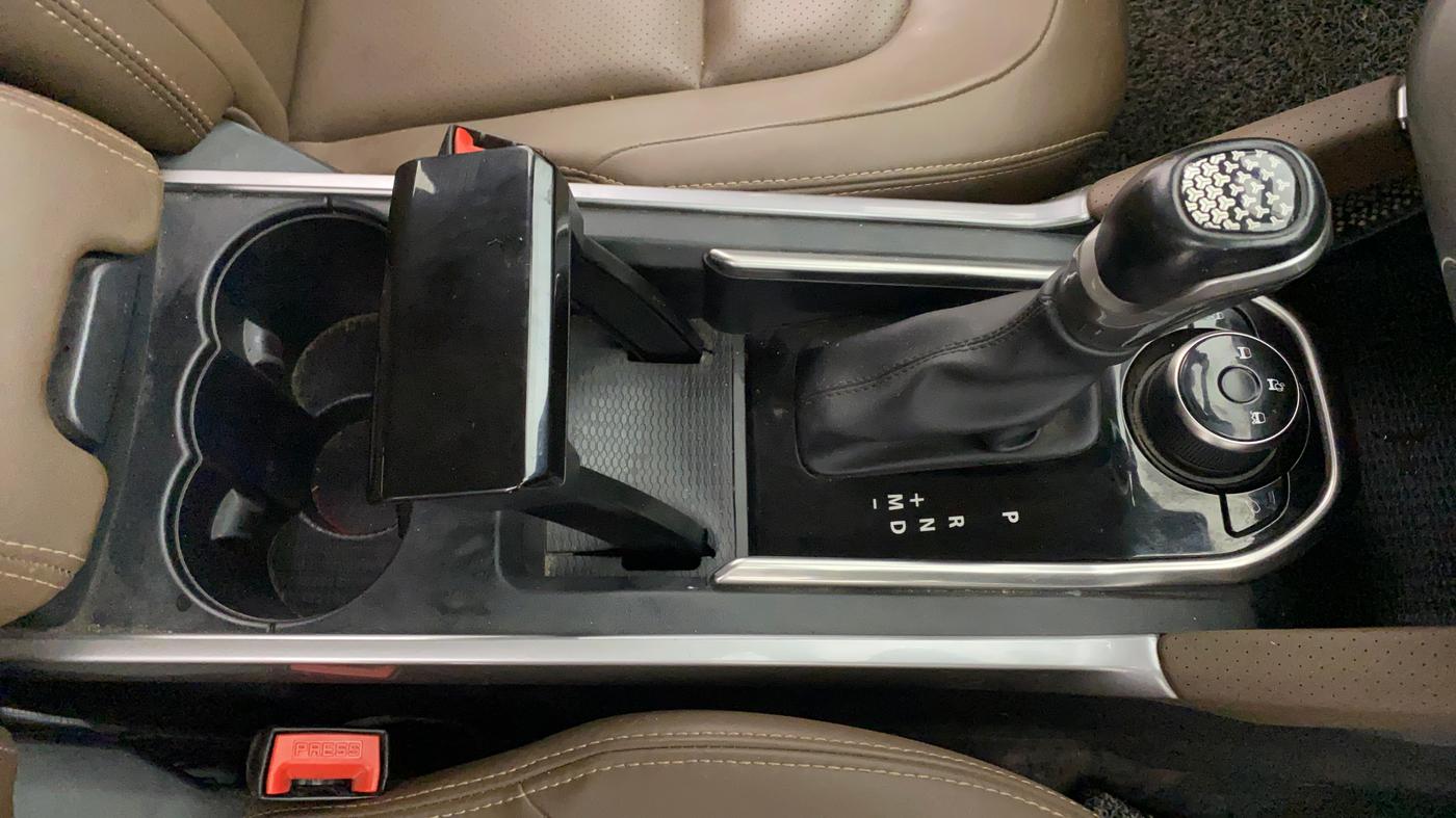 2020 Tata Harrier XZA 2.0L, Diesel, Automatic, 60,444 km, Gear Lever