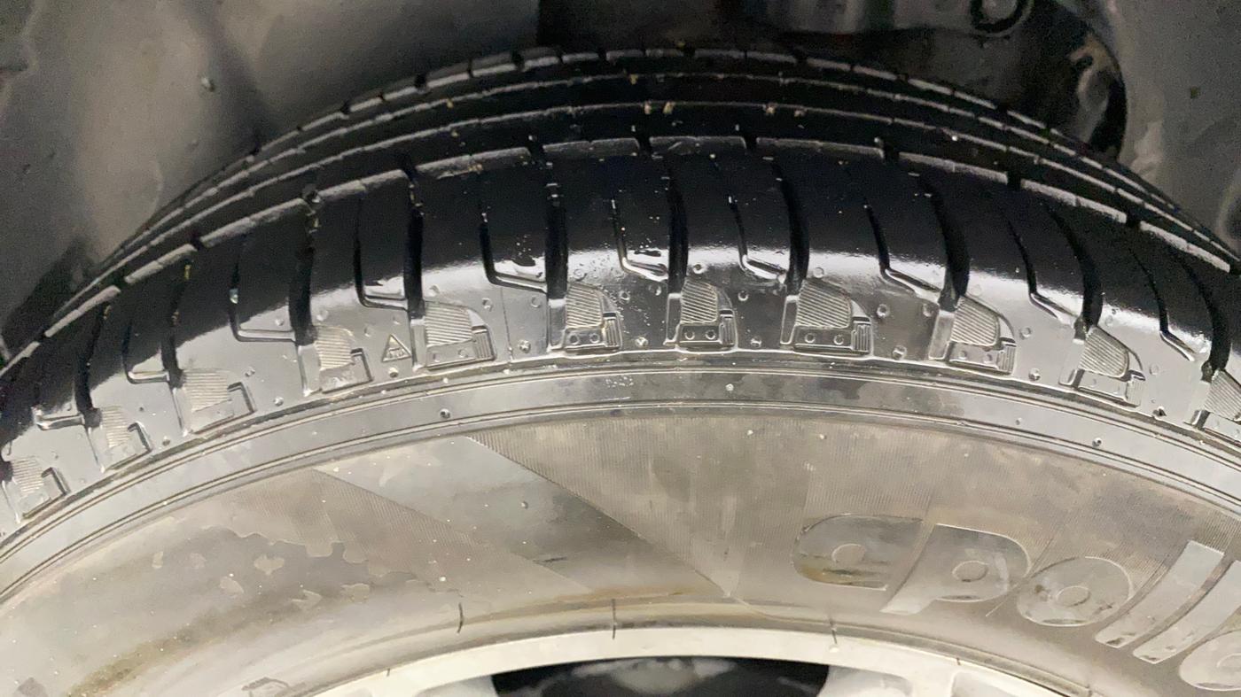 2020 Tata Harrier XZA 2.0L, Diesel, Automatic, 60,444 km, Right Rear Tyre Tread