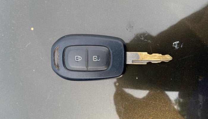 2018 Renault Kwid RXT 1.0 (O), Petrol, Manual, 29,355 km, Key Close Up