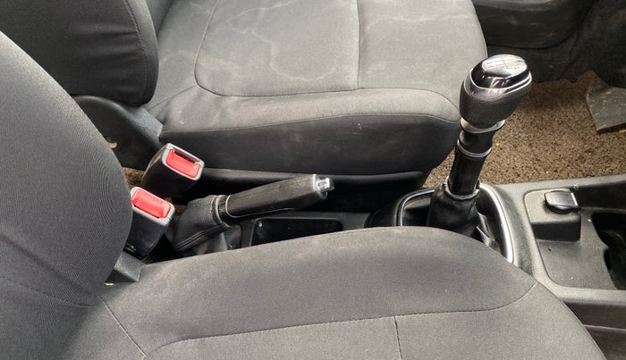 2018 Renault Kwid RXT 1.0 (O), Petrol, Manual, 29,355 km, Gear Lever