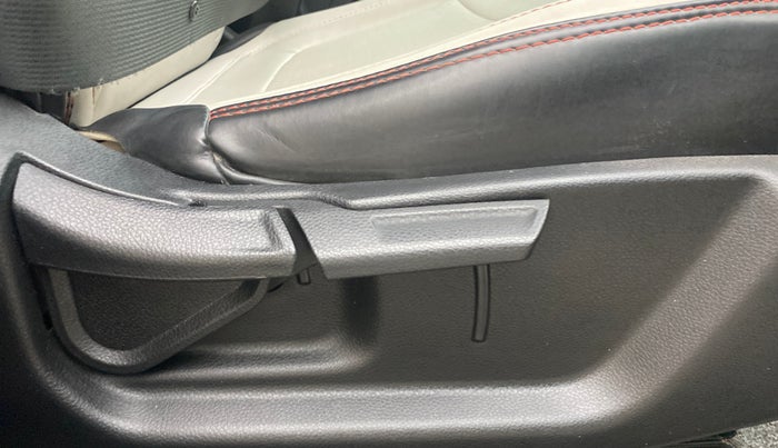 2022 KIA SELTOS HTK PLUS 1.5 IMT, Petrol, Manual, 39,717 km, Driver Side Adjustment Panel