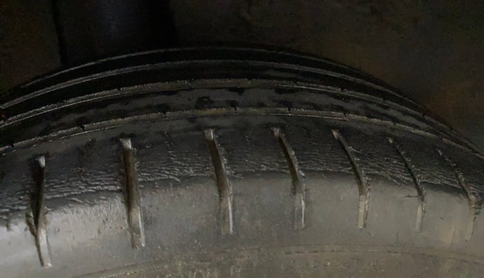 2017 Maruti Baleno ZETA PETROL 1.2, Petrol, Manual, 76,100 km, Right Rear Tyre Tread