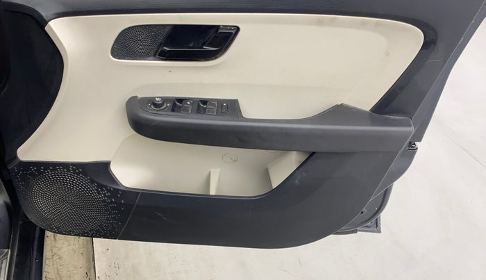 2021 Tata ALTROZ XT PETROL, Petrol, Manual, 61,416 km, Driver Side Door Panels Control