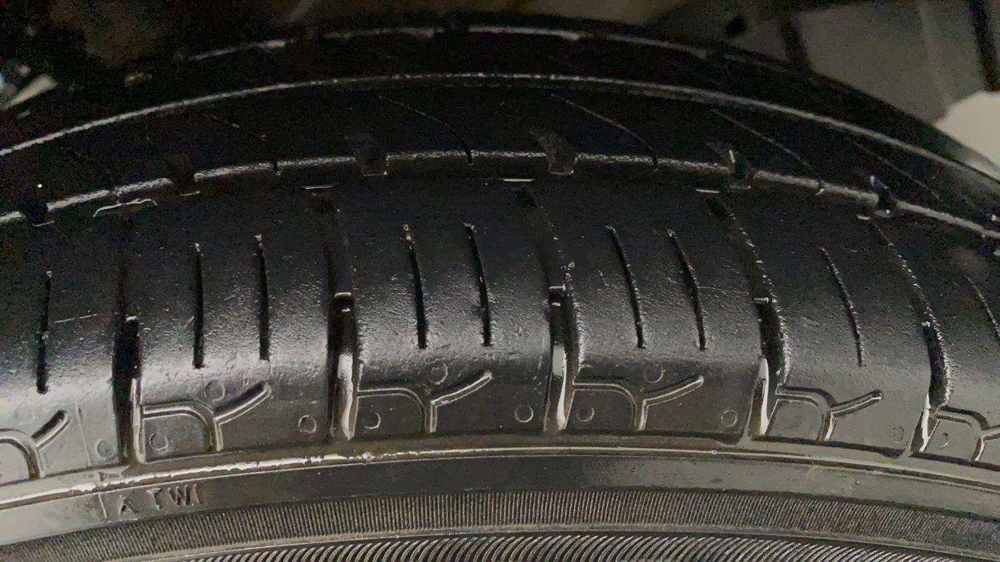 2014 Maruti Wagon R 1.0 LXI CNG, CNG, Manual, 57,238 km, Left Front Tyre Tread