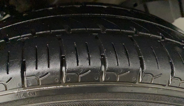 2014 Maruti Wagon R 1.0 LXI CNG, CNG, Manual, 57,238 km, Left Front Tyre Tread