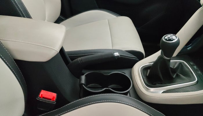 2022 MG ASTOR SHARP 1.5 MT, Petrol, Manual, 6,255 km, Gear Lever